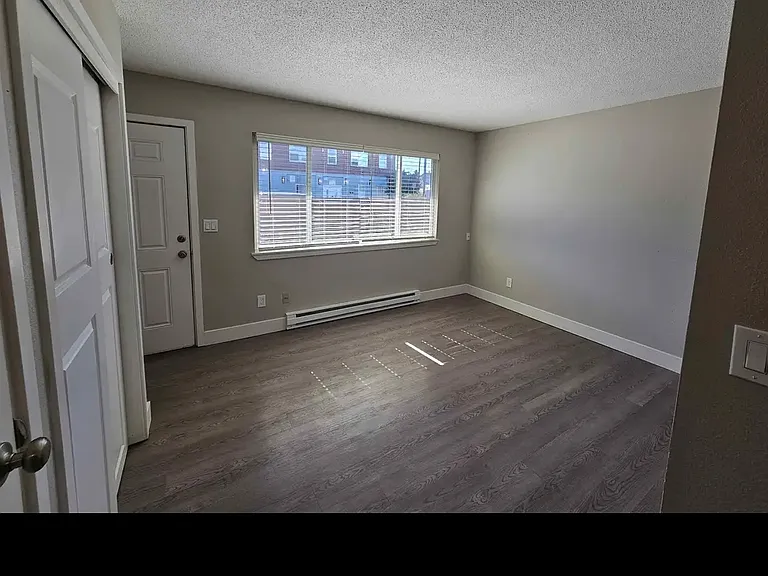 3315 McKinley Ave #4 — Photo 3