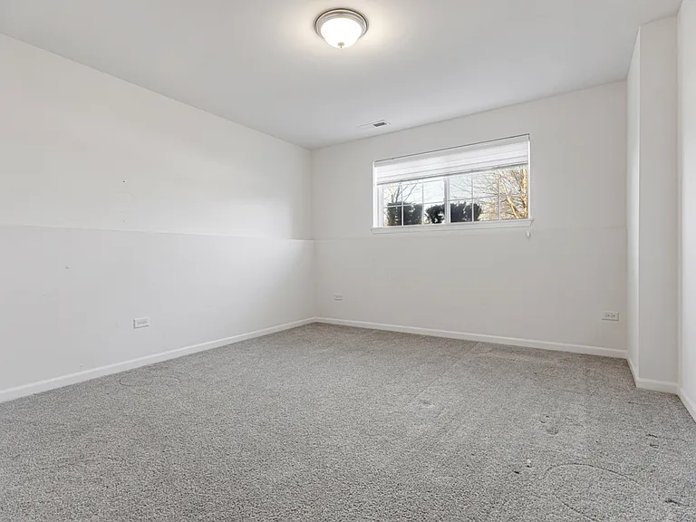 4320 Monroe Ave — Photo 11