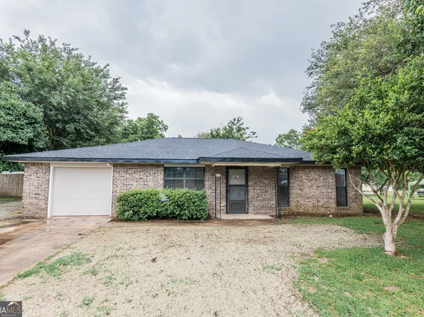 121 Barnesdale Dr, Warner Robins, GA 31093