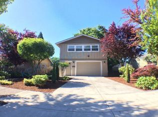10634 NE Pacific St #B, Portland, OR 97220