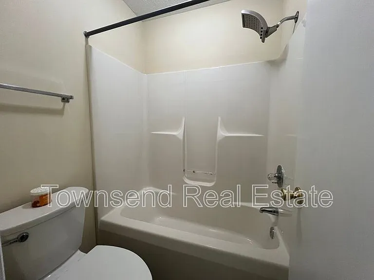 5038 Linton Hall Rd — Photo 9