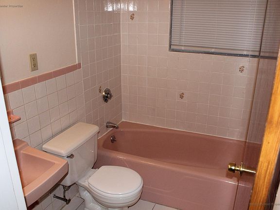 5th image of 836 Sea Street Right #4