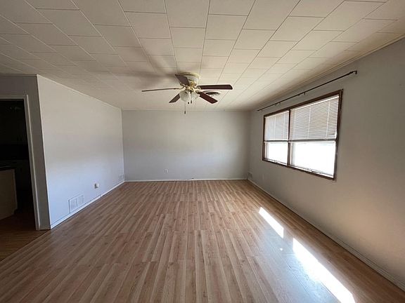 3rd image of 615 N Roosevelt Ave