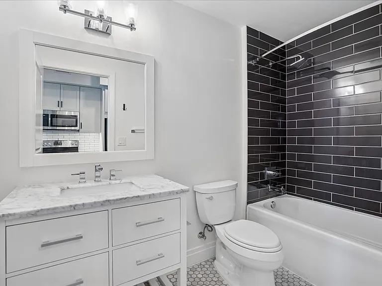 3225 Georgia Ave NW — Photo 18
