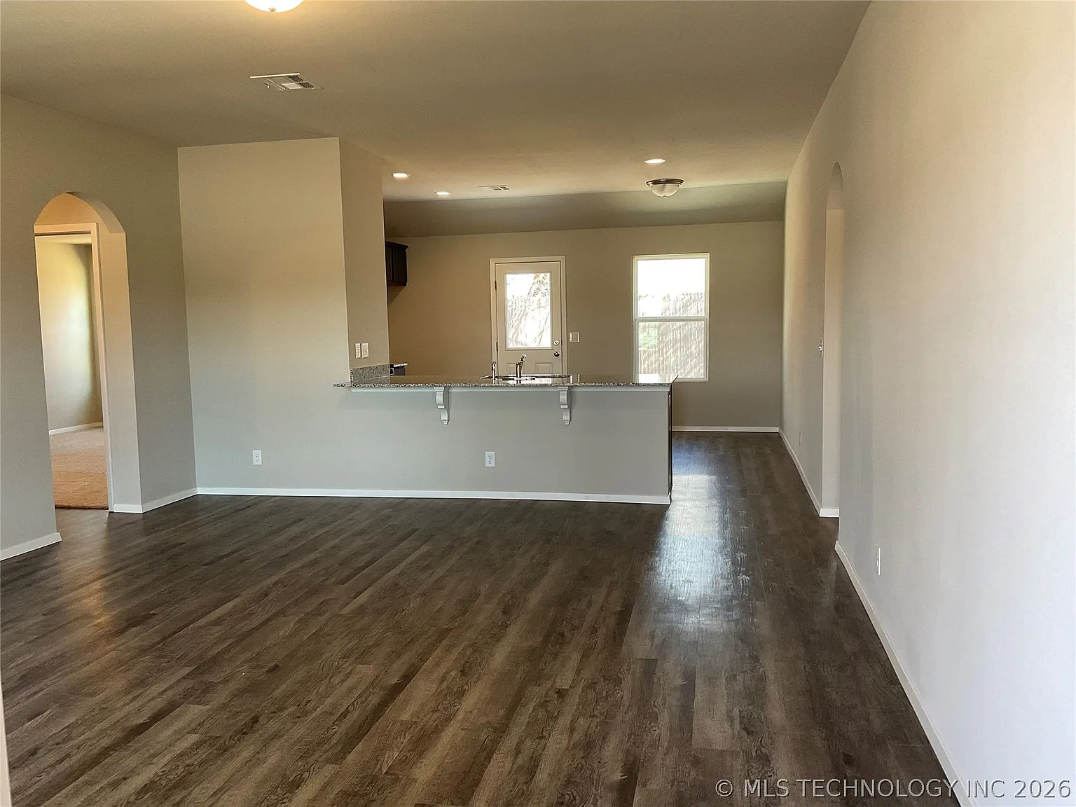 4 bed, 2.0 bath, 1631 sqft, $1,895 — Photo 2