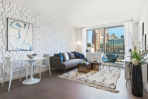 Rented by Greystar | media 22