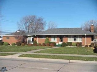 8313 Bernice Ave, Center Line, MI 48015