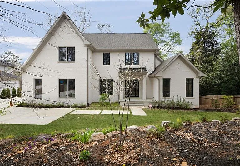 1074 Moores Mill Rd NW — Photo 4