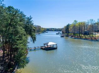 142 Hidden Harbor Rd, Mooresville, NC 28117