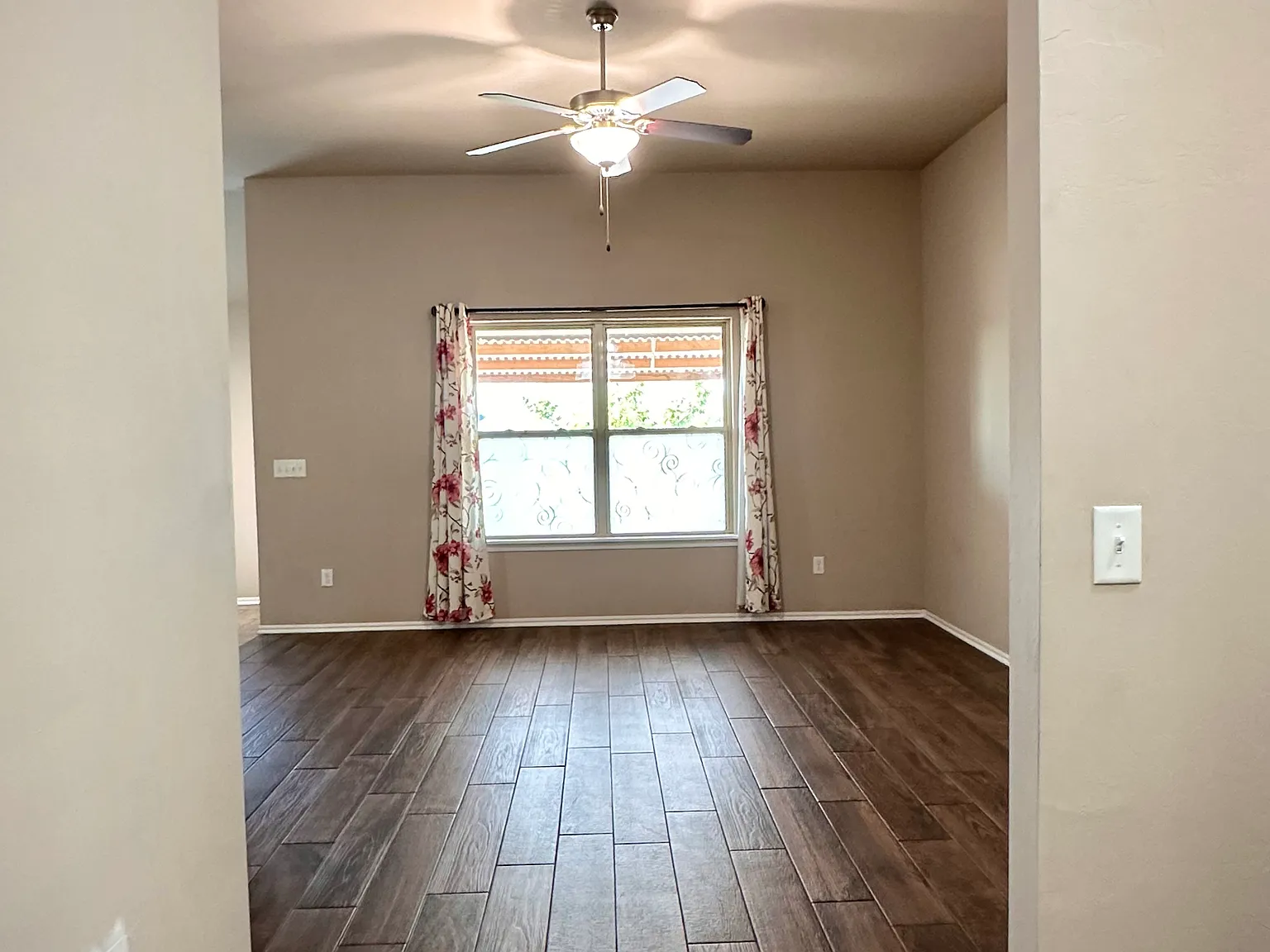 3 bed, 1499 sqft, $1,675 — Photo 2