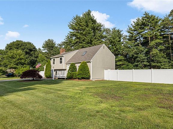 4th image of 92 Wisteria Dr