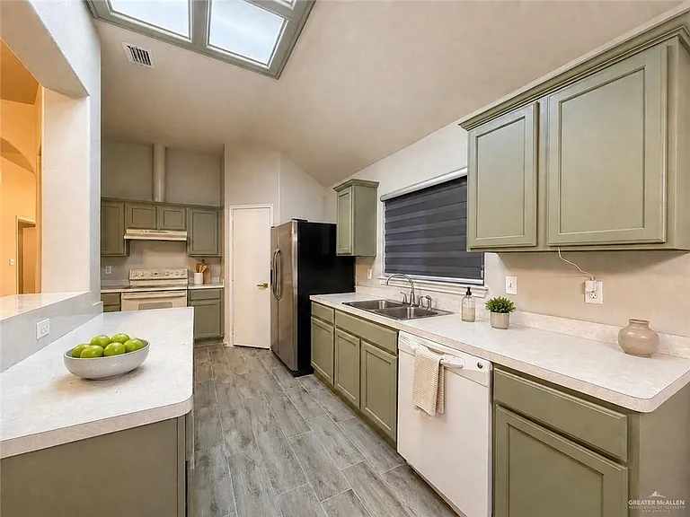 3406 Santa Inez St — Photo 12