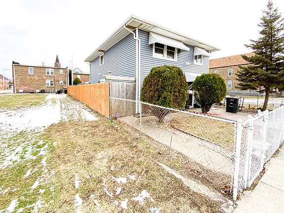 2nd image of 3803 Alder St
