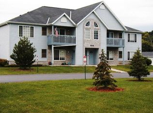 904 Fox Creek Dr #3, Watertown, WI 53098