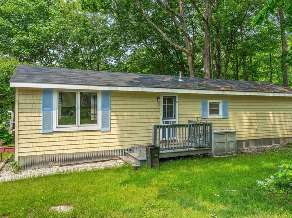 8 Bush Avenue, Allenstown, NH 03275