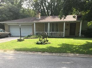 26 Saint Rose Dr, Collinsville, IL
