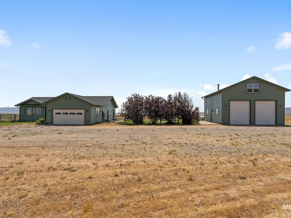820 W Magic Rd, Shoshone, ID 83352