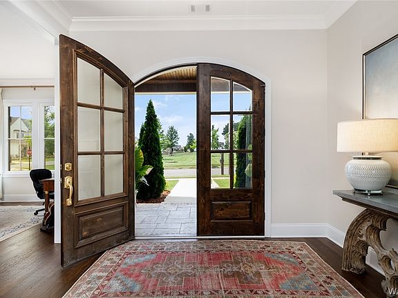 3rd image of 6150 Carleton Park Cir