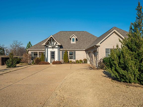 2nd image of 117 Harrington Ln