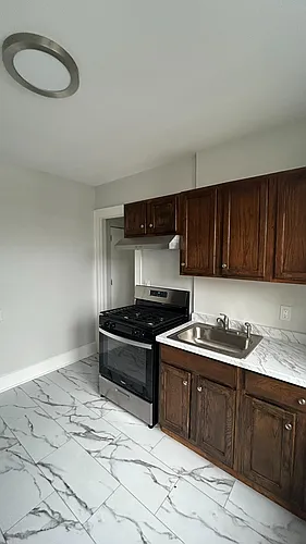 7 W Clinton Ave Photo 1