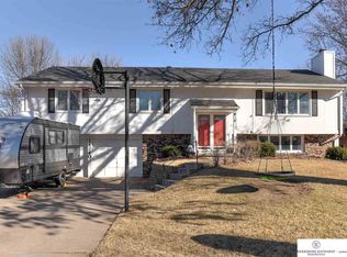 14210 Woolworth Cir, Omaha, NE 68144