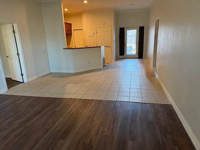 3 bed, 1500 sqft, $2,100 — Photo 3