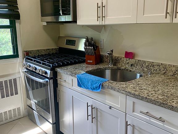 3rd image of 155 Beacon Hill Dr #8G