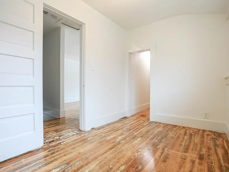 1012 Broadway St #2 — Photo 13