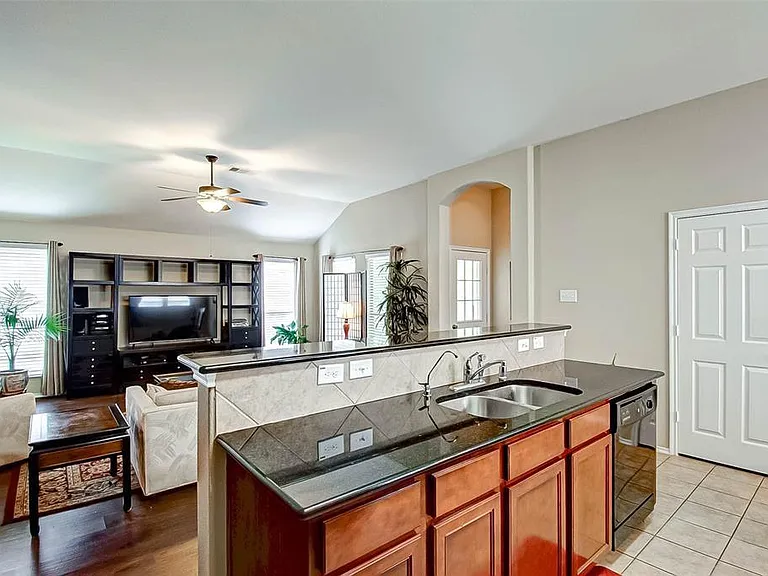 15506 Wedgewood Park — Photo 10