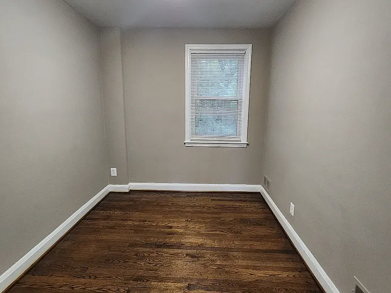 33 Darrow Dr — Photo 9