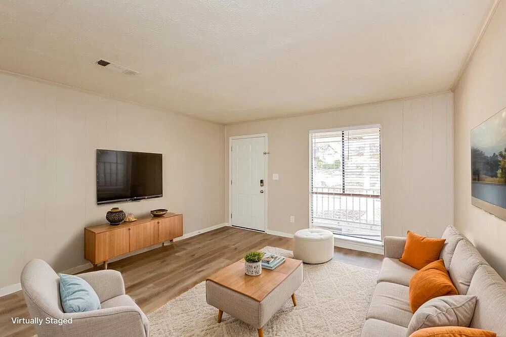 3 bed, 1.0 bath, 1073 sqft, $1,505 — Photo 4
