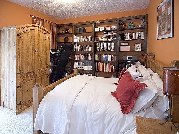 Custom Bookshelves in 3rd Bedroom