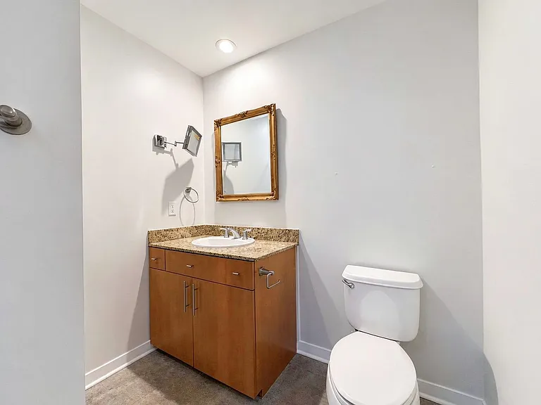 1001 Belleview St #103 — Photo 18