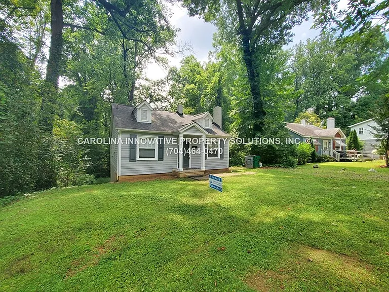 2824 Phillips Ave — Photo 2