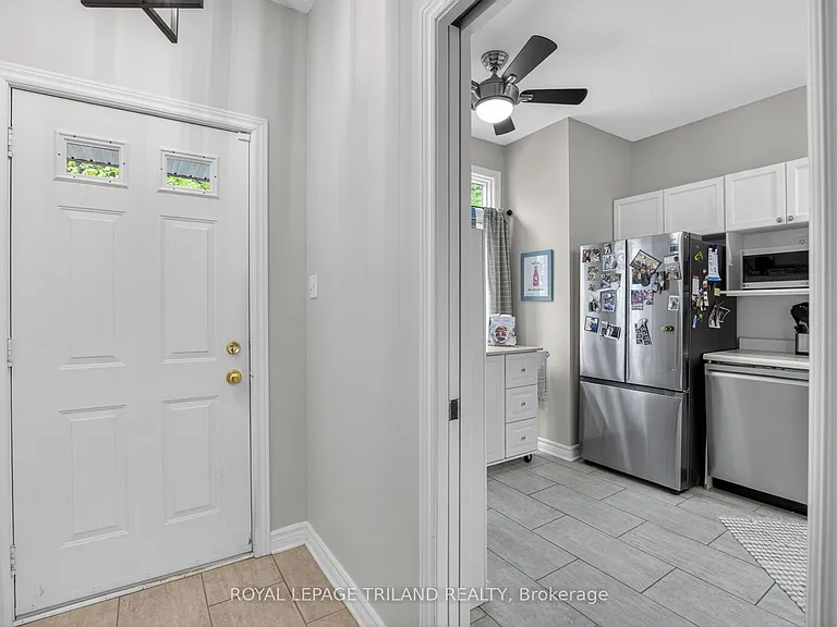 1415 Commissioners Rd W #21 — Photo 3
