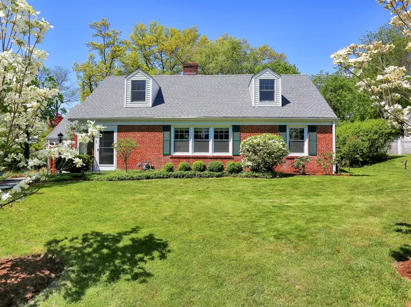 24 Marshall St, Old Greenwich, CT 06870