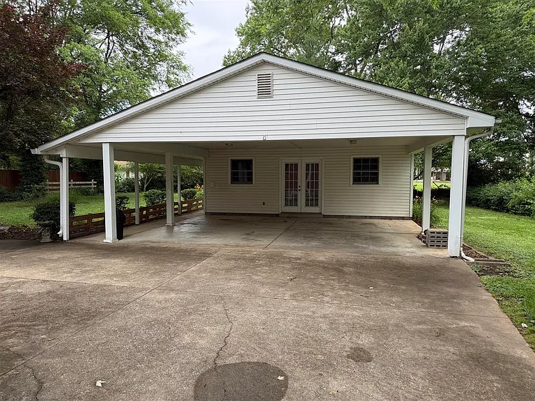 701 Magnolia St — Photo 3