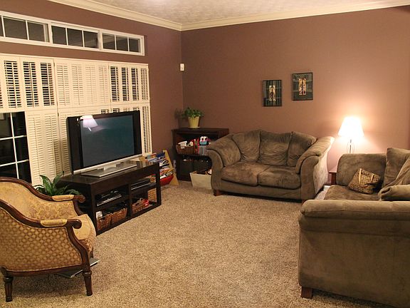 4th image of 10803 Doral Ct