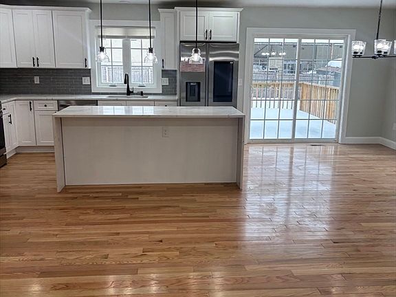 3rd image of 106 Almira Rd