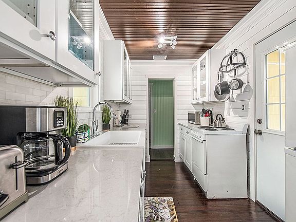 BRAND NEW KITCHEN