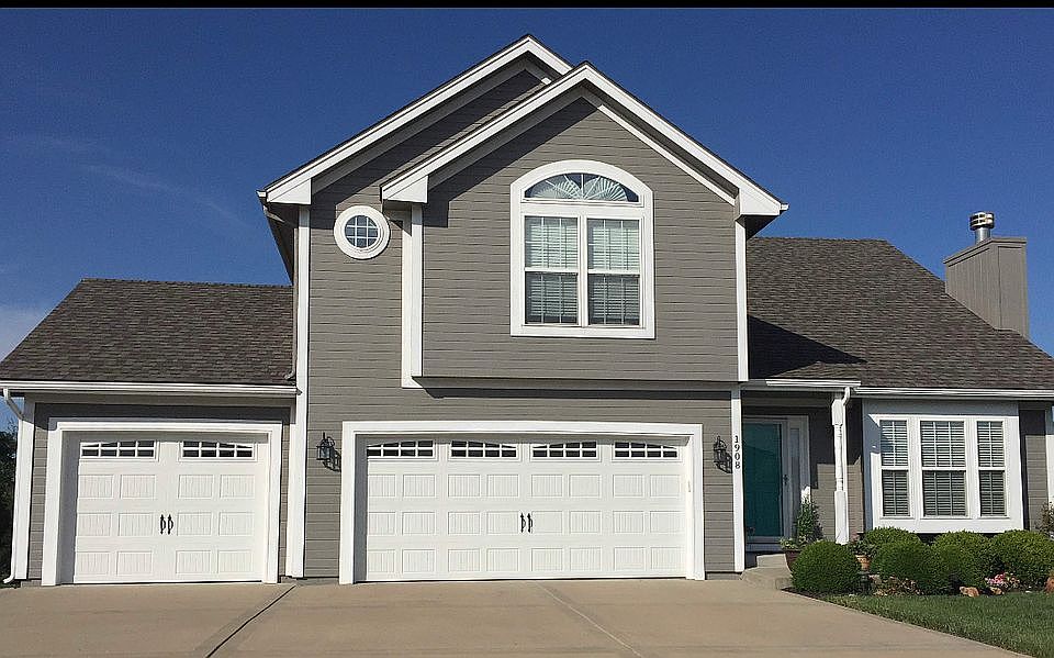 2nd image of 1908 Lake Dr