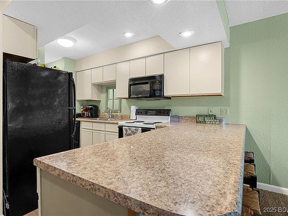 4th image of 86 Henrys Way #2A