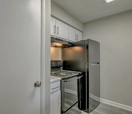 Breckenridge Square Apartments — Photo 7