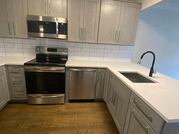 2nd image of 3592 Greystone Ave #1