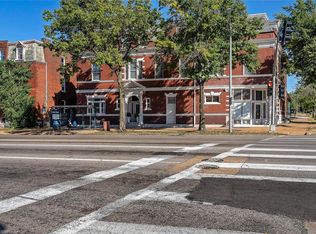 2345 Russell Blvd, Saint Louis, MO 63104