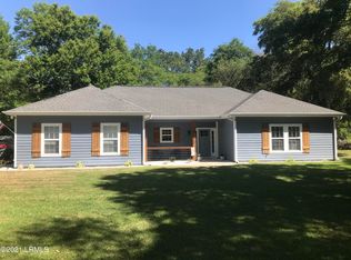 8 Sheppard Rd W, Beaufort, SC 29907