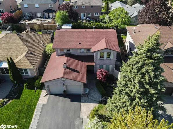 495 Bristol Rd, Newmarket, ON L3Y 6T4