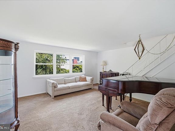 5th image of 649 Lawler St