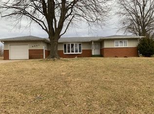 403 E Angus Ct, Maquoketa, IA 52060