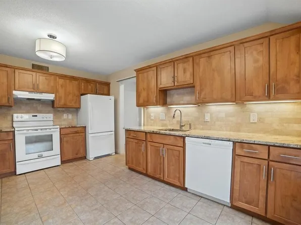 300 Heritage Hills #A, Somers, NY 10589